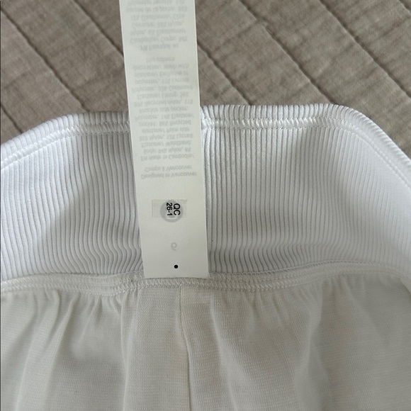 Lululemon dance studio white high rise lined casual shorts 6 - Picture 8 of 14